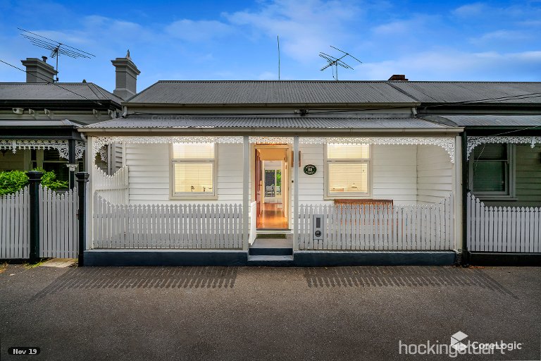 Double fronted Victorian home in Port Melbourne