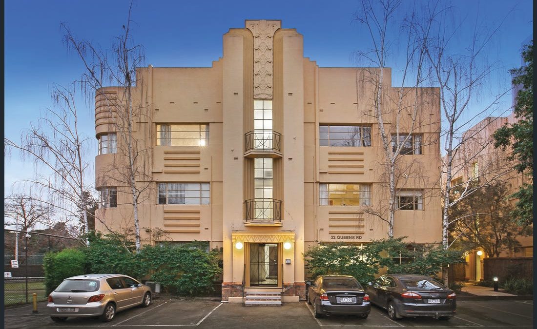 Art Deco Apartment in East Melbourne