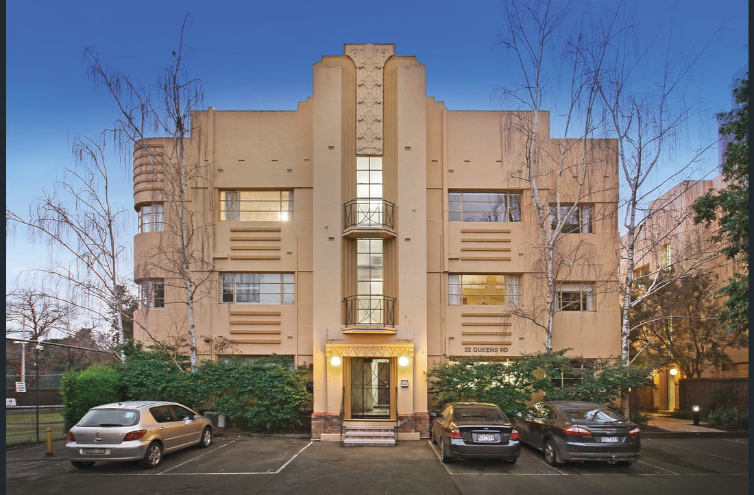 Art Deco Apartment in East Melbourne