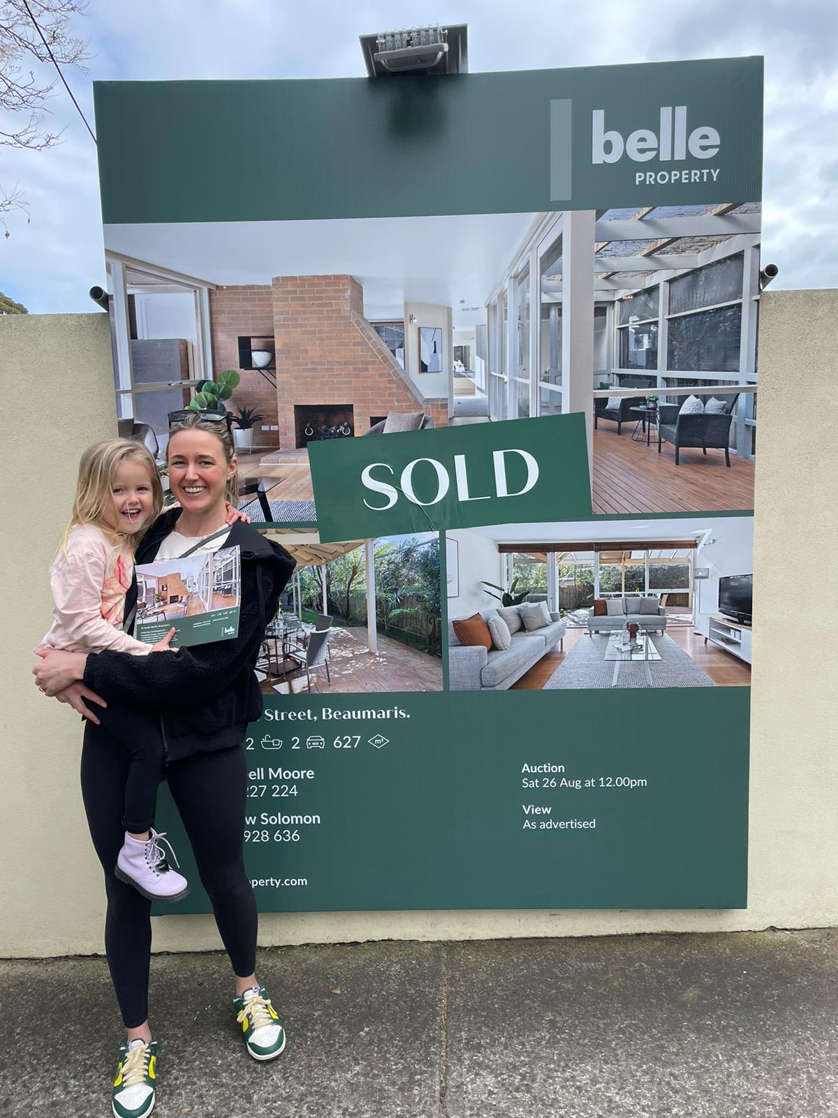 happy people bought a property in Beaumaris Melbourne at an auction with the help of a buyer agent Industry Insider Property